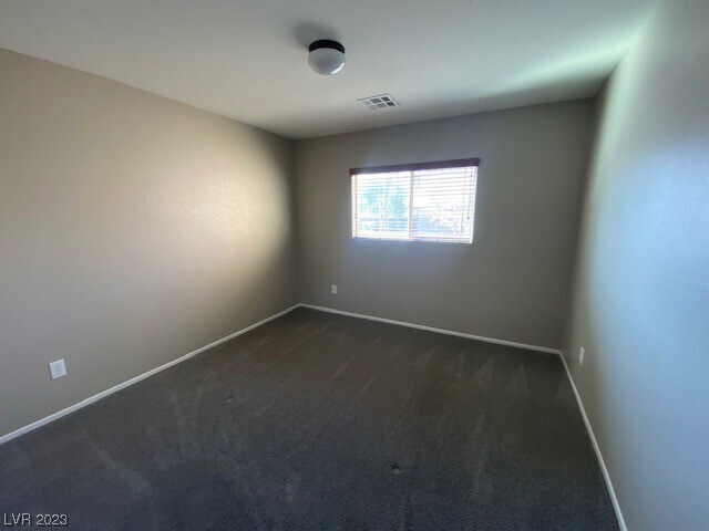 Building Photo - 684 Haunts Walk Ave