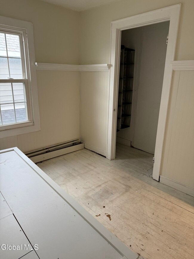 Building Photo - 60 Ash St