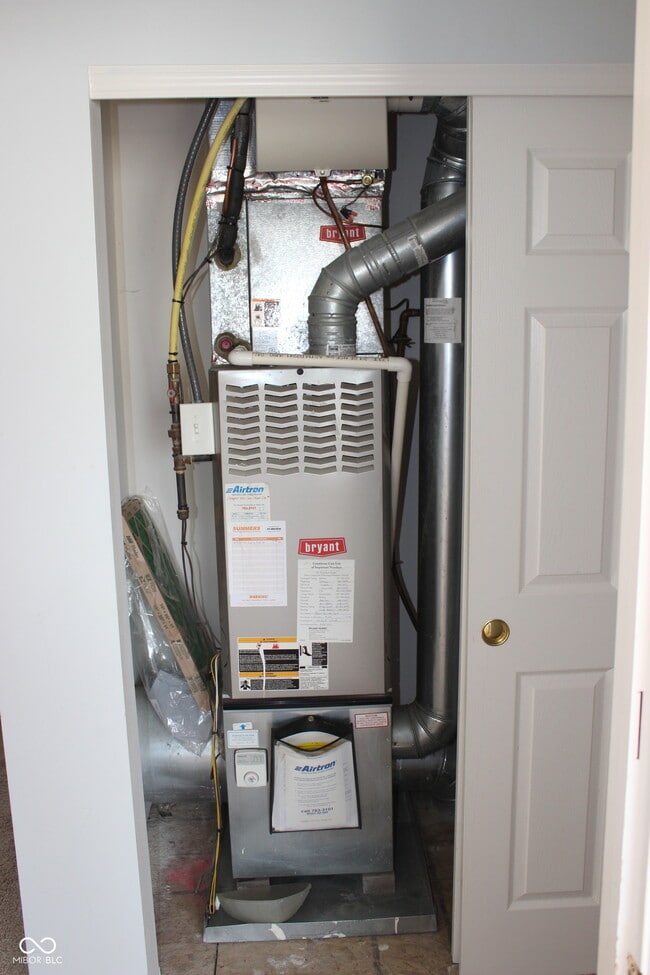 Building Photo - 5064 Gunston Ln