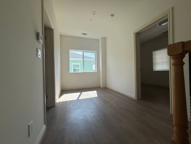 Building Photo - 2132