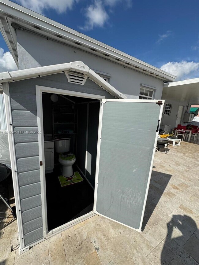 Building Photo - 3551 Palm Ave