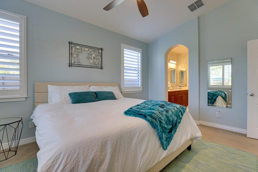 Building Photo - 833 Gary Ln