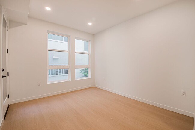 Building Photo - Welcome to the Gramercy