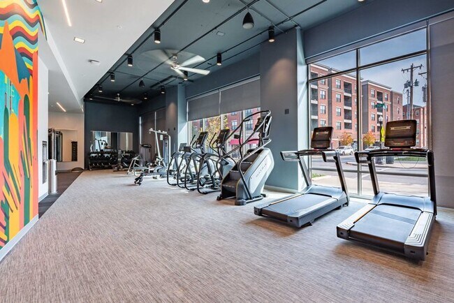 Building Photo - 1454 N High St