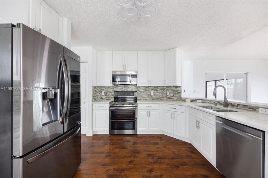 Building Photo - 8317 Bermuda Sound Way