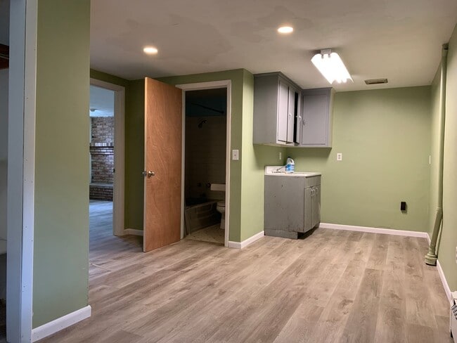 Building Photo - NOW Leasing!