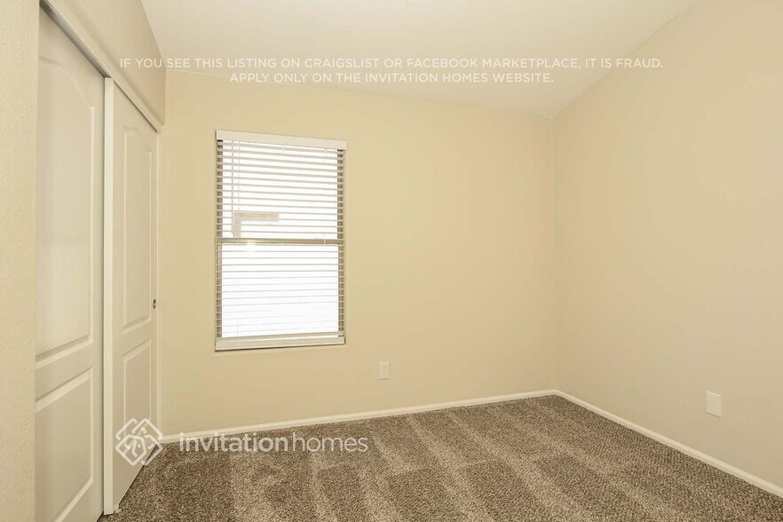 Building Photo - 375 N 167th Dr