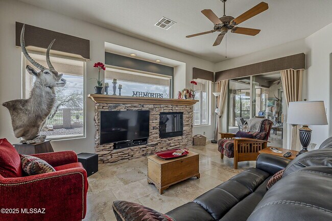 Building Photo - 65473 E Rose Ridge Dr