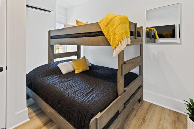 Building Photo - 1 S Delancy Pl