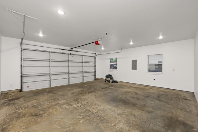 Building Photo - 117 Sun City Ln