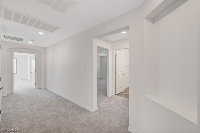 Building Photo - 677 Soaring Wings Ave