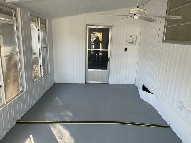 Building Photo - 5 Crest Ave