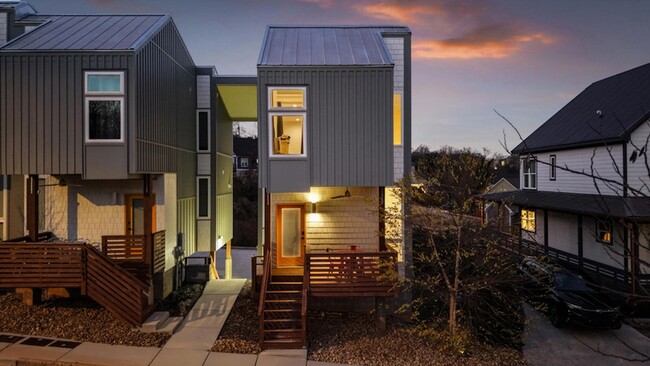 Building Photo - 207 Old Mountain Rd