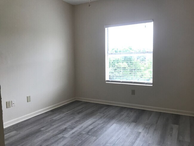 Building Photo - Great Location 2/2 BACKS TO NORTHEN WALNUT CREEK TRAIL