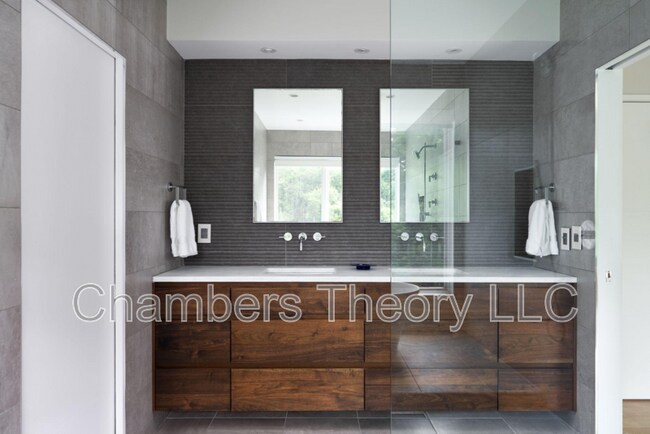 Building Photo - 3820 Argyle Terrace NW