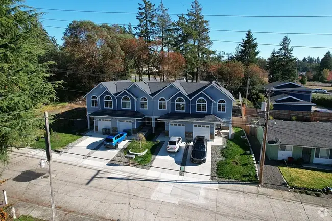 Birds eye view - 2840 Clare Ave