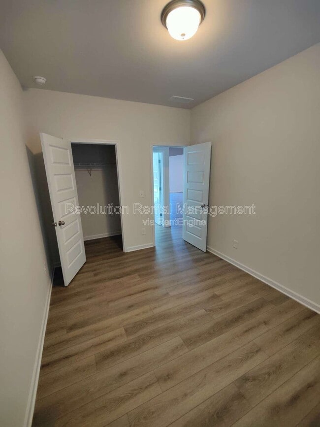 Building Photo - 500 Ozark Ln