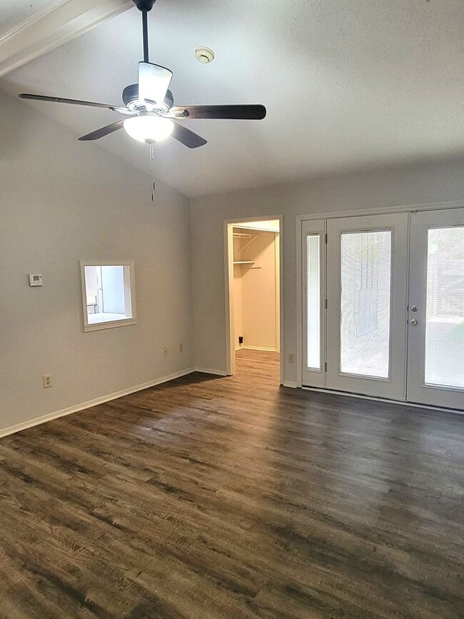 Building Photo - Adorable 2-Bedroom, 2-Bath Townhome Near A...