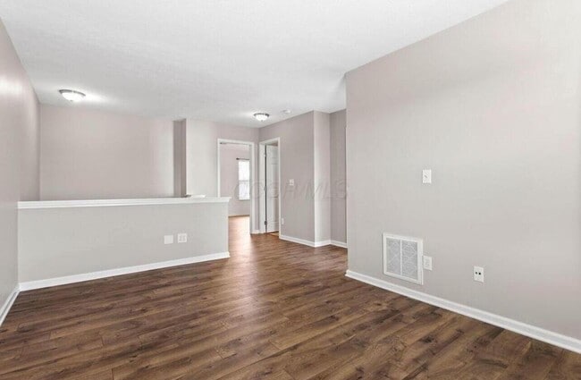 Building Photo - 408 Fuller's Cir