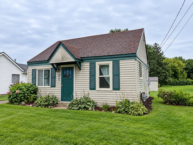 Building Photo - 6030 Cotter Ave