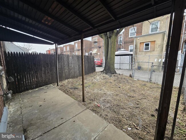 Building Photo - 2120 E Cheltenham Ave