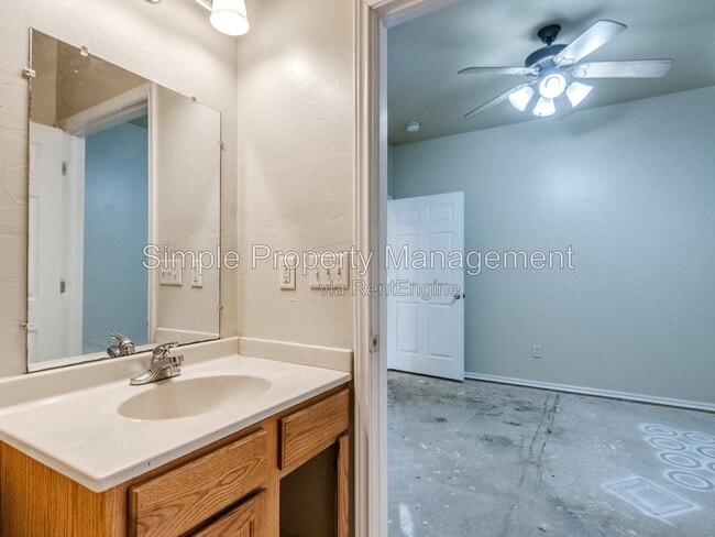 Building Photo - 14625 Gilbert St