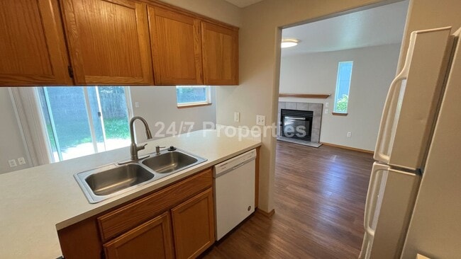 Building Photo - Updated 3 BD | 2.5 BA Home w/ Large Backya...