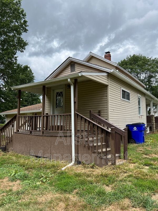 Building Photo - 825 W Highland Ave