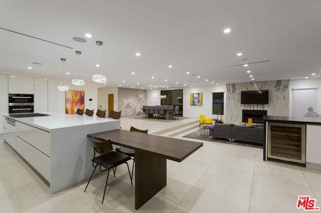 Building Photo - 2399 Mt Olympus Dr