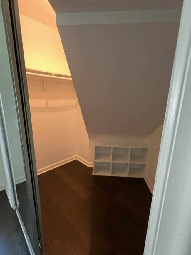 Building Photo - Charming 2-Bedroom Loft-Style Condo in a P...