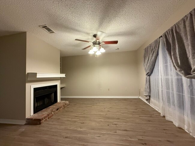 Building Photo - 6212 Stumberg Ln