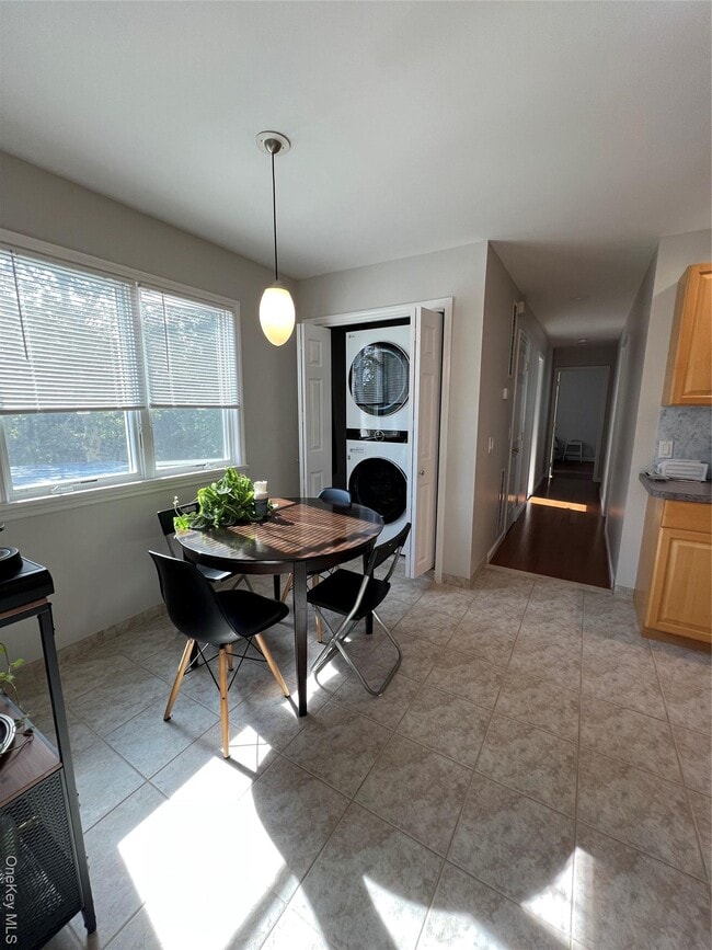 Building Photo - 31 B Marwood Rd N