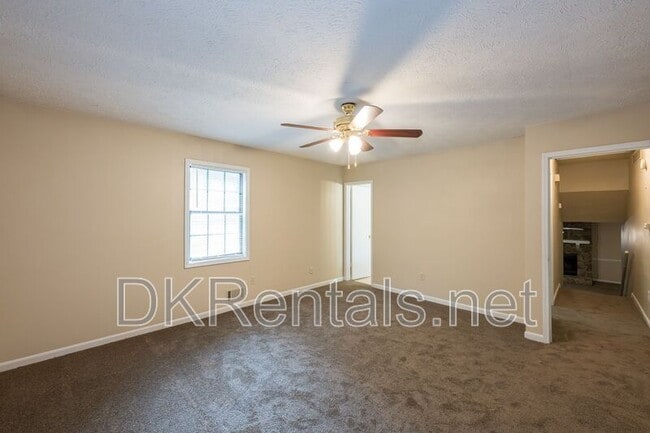 Building Photo - 3038 Courtney Dr