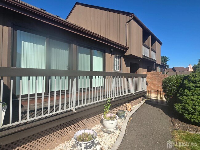 Building Photo - 3612 Bloomingdale Dr