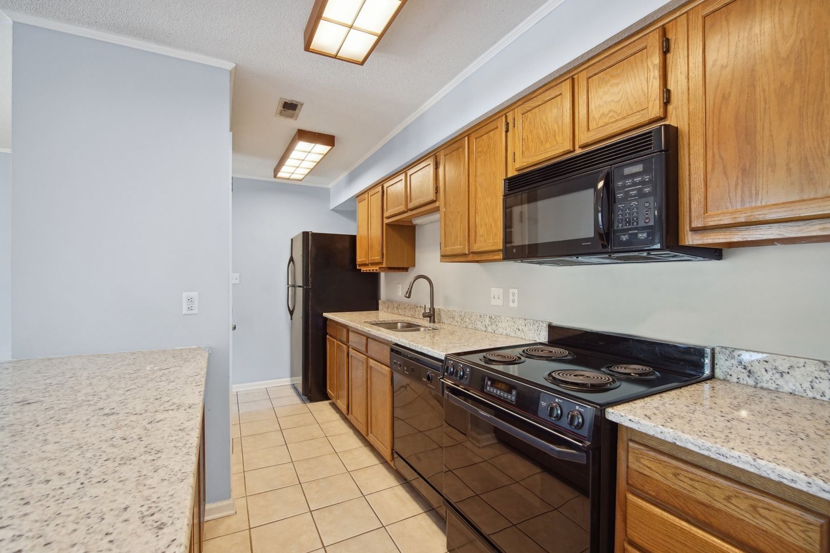 Building Photo - 2010 Quaker Landing