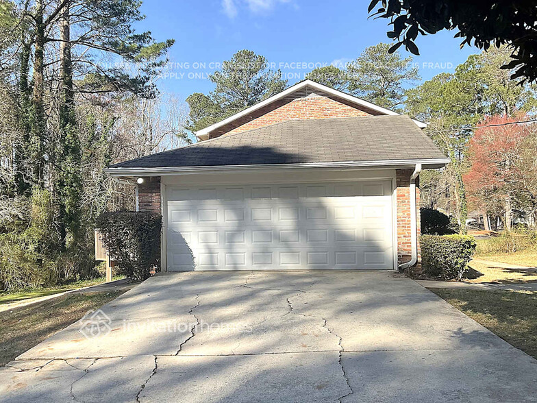 Building Photo - 3240 Wakefield Dr
