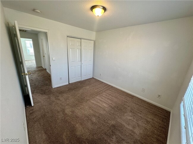 Building Photo - 3012 Jacaranda Dr