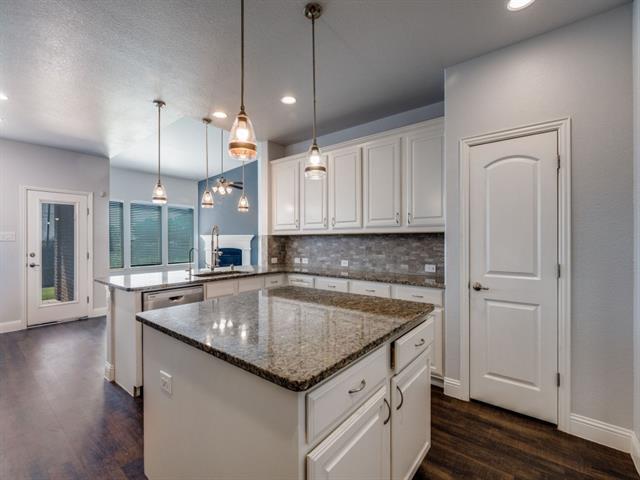 Building Photo - 2523 Linwood Dr