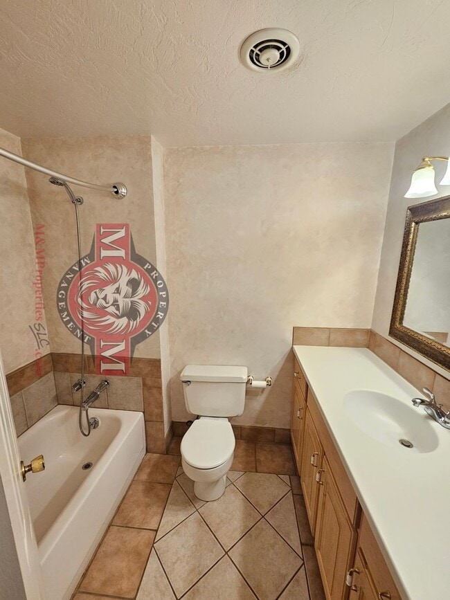 Building Photo - 5 Bd 3 Bath Home Cottonwood Heights