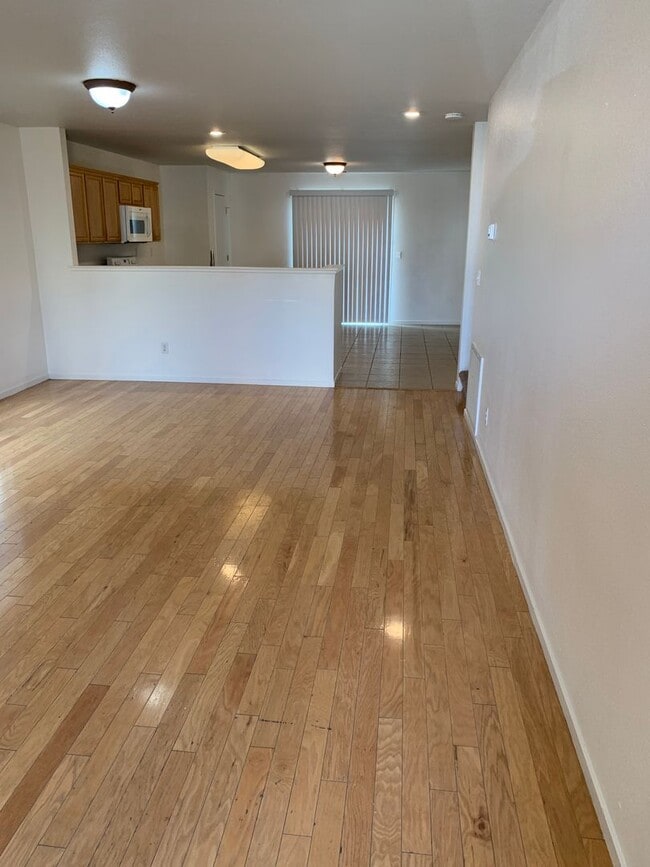 Building Photo - Beautiful 4 Bedroom 3 bath home in Merced!