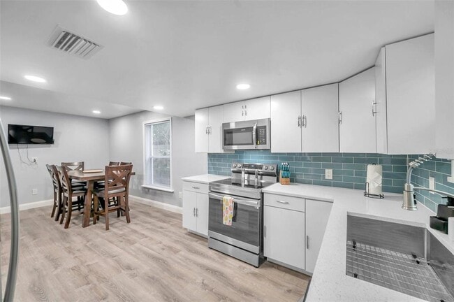 Building Photo - 3720 3rd Ave N