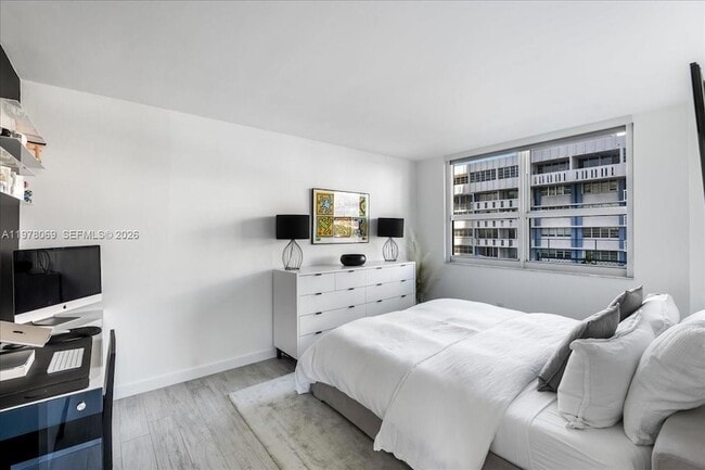 Building Photo - 650 West Ave