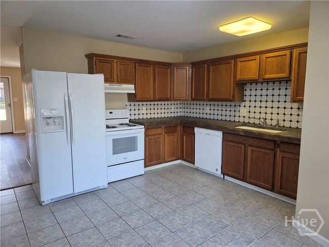 Building Photo - 312 W 5th St