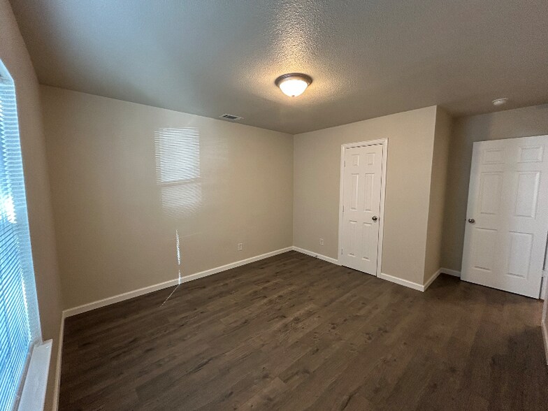 Building Photo - 5605 Hiett Ct