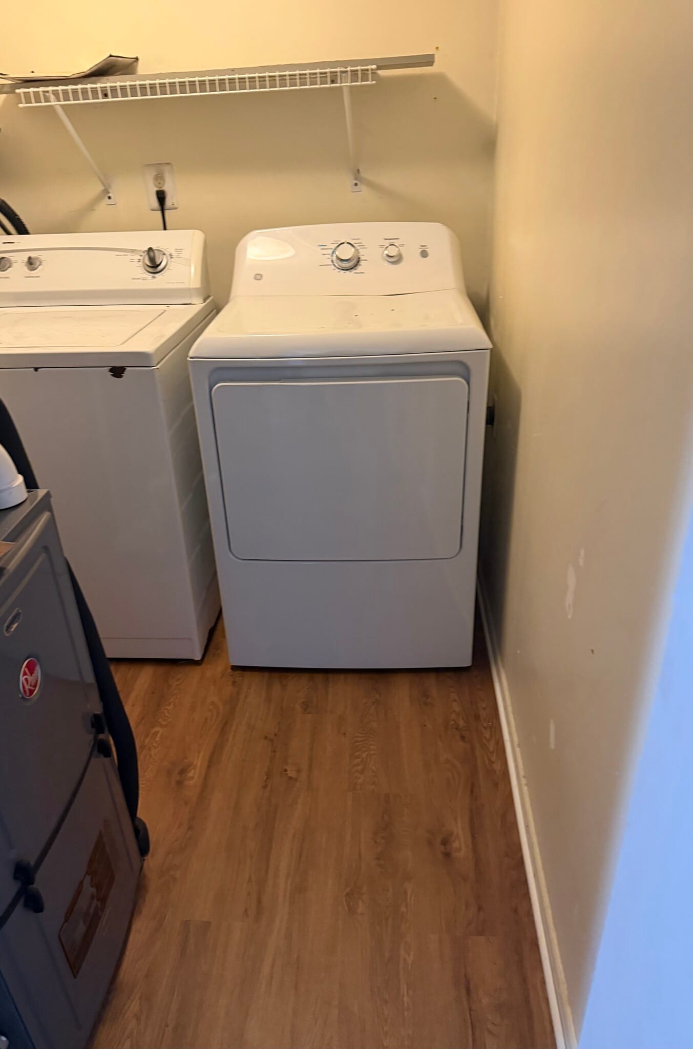 Washer dryer - 202 Shady Ln