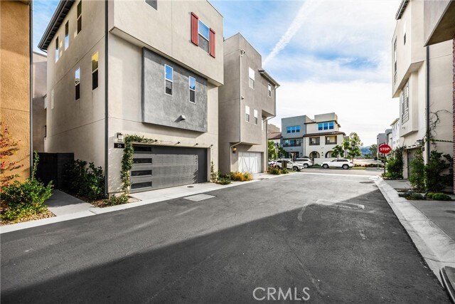 Building Photo - 26 Crown Point Dr