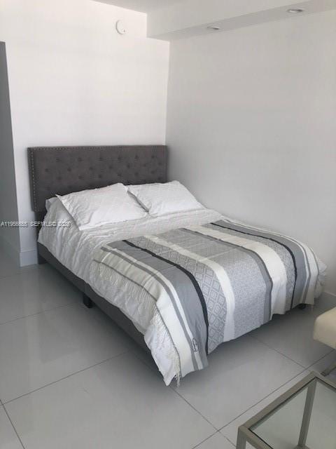 Building Photo - 100 Lincoln Rd