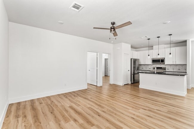 Building Photo - 2509 Benbrook Blvd