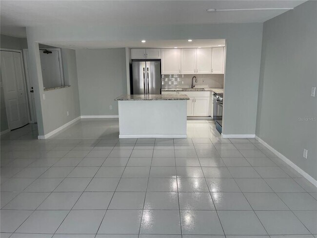 Building Photo - 851 Bayway Blvd