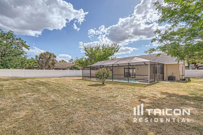 Building Photo - 10206 Deepbrook Dr